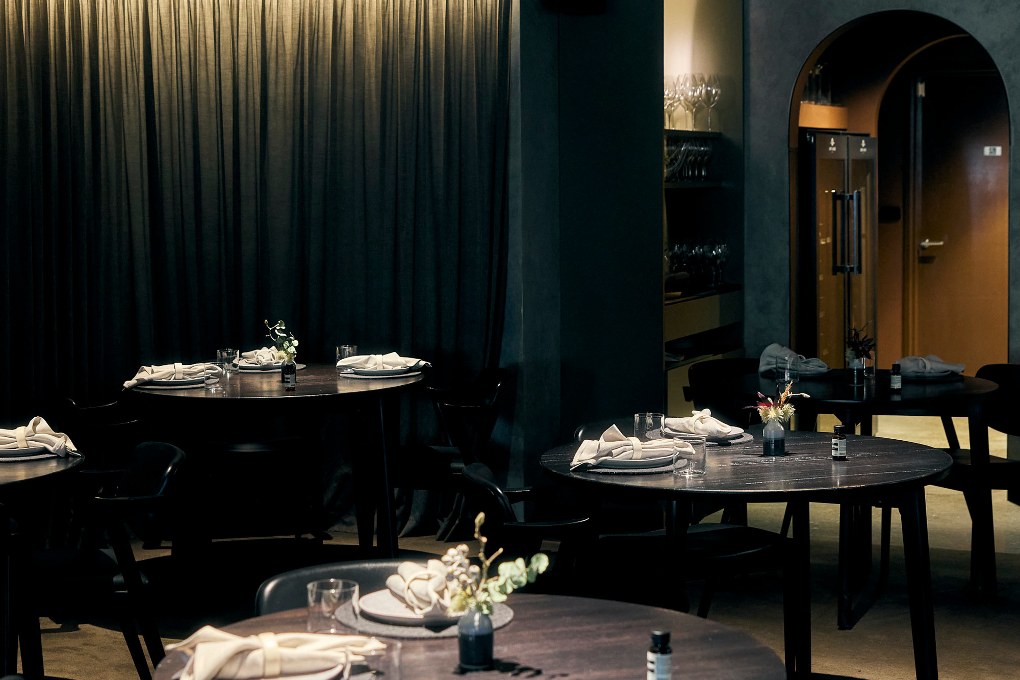 Julian Hills, Navi - Champagne Ayala