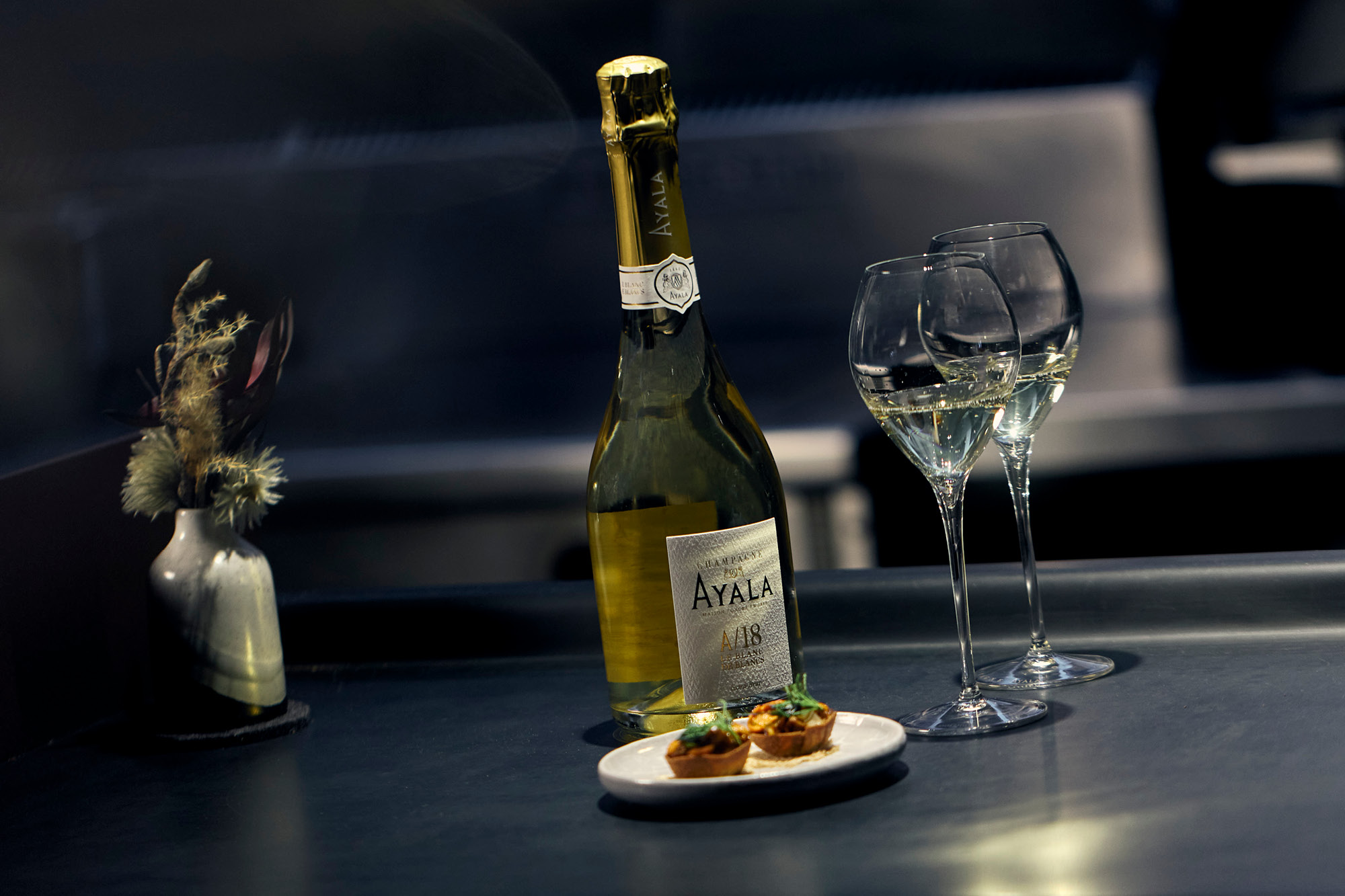 Julian Hills, Navi - Champagne Ayala