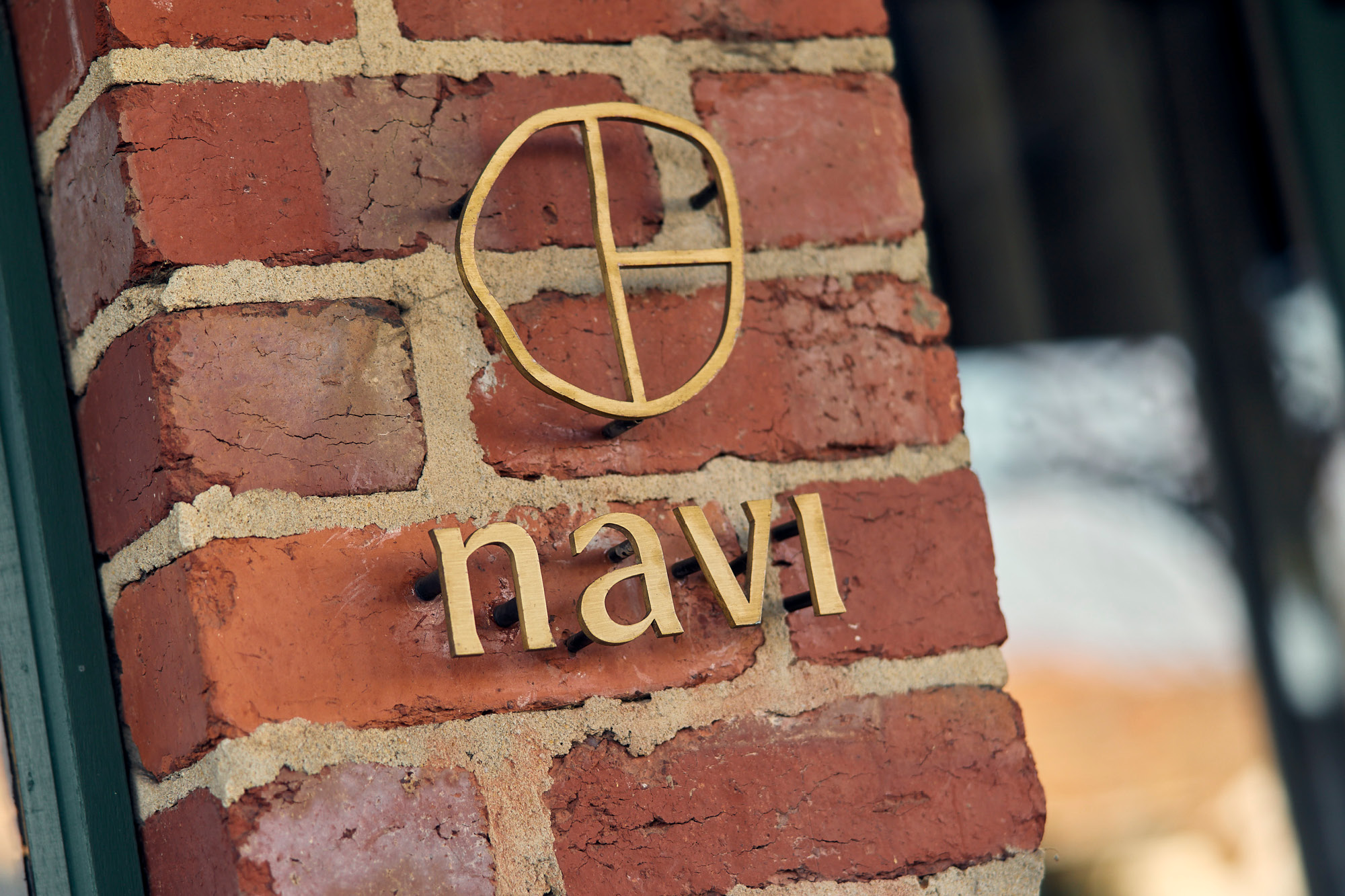 Julian Hills, Navi - Champagne Ayala